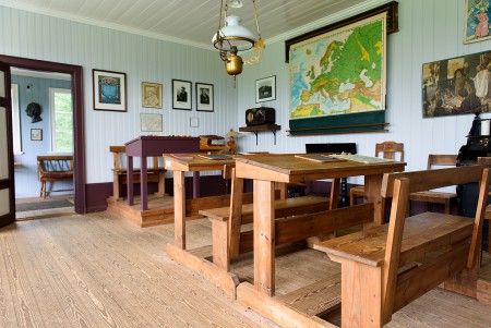 School van toen Skógar